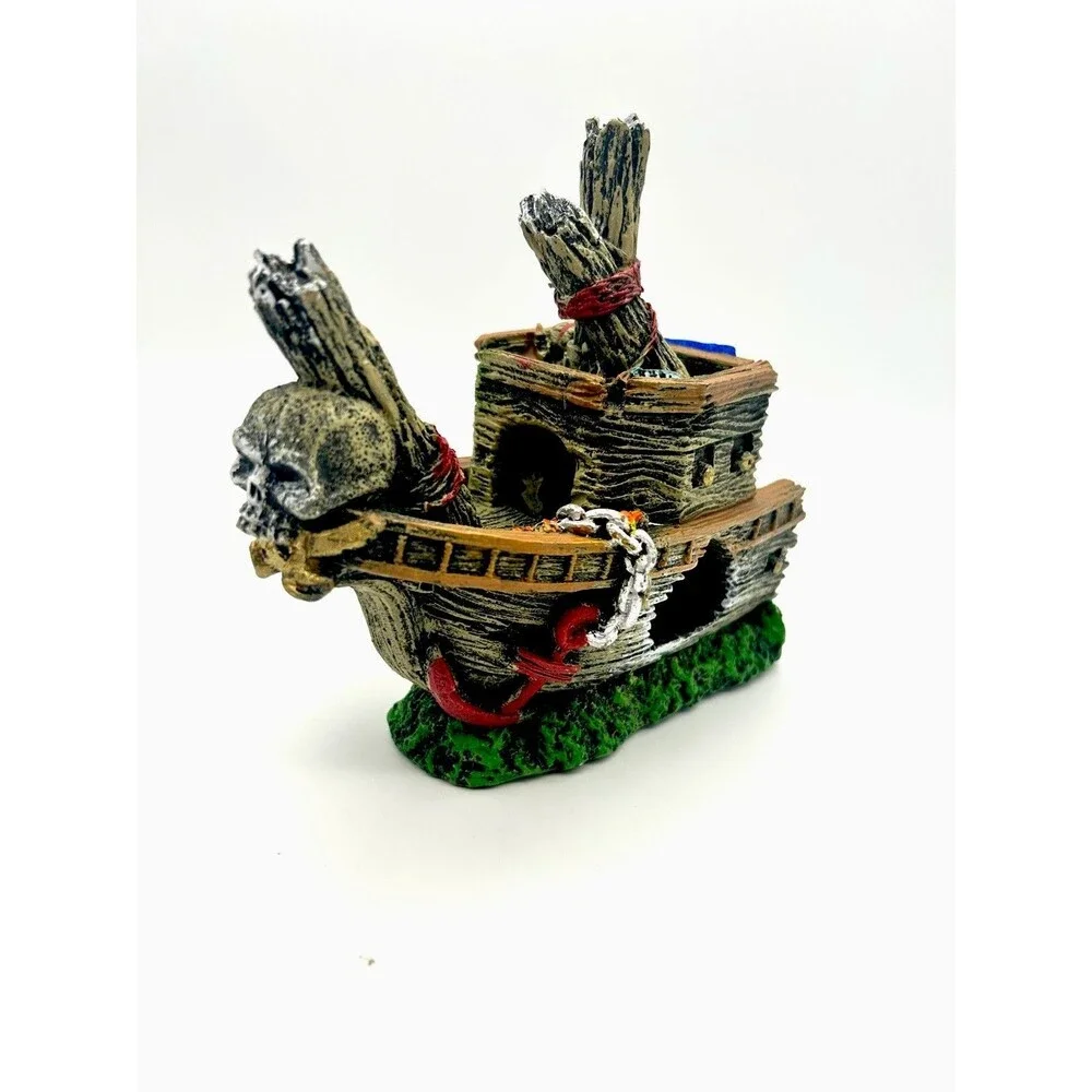 Aquarium Shipwreck Ornament Skull Pirate Boat Fish Tank Decor Cave Hideout Resin